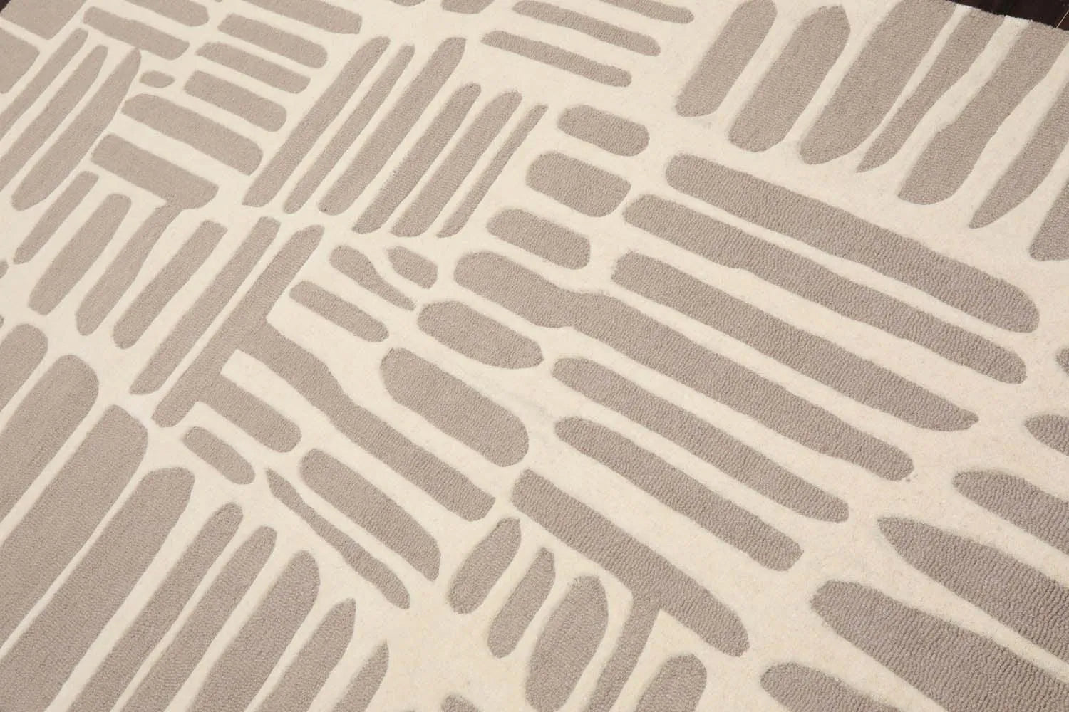 5' x8'' Hand Tufted Hand Made 100% Wool Designer Modern & Contemporary  Oriental Area Rug Taupe,Ivory Color